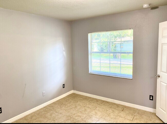 Foto del edificio - 710 NE 26th St