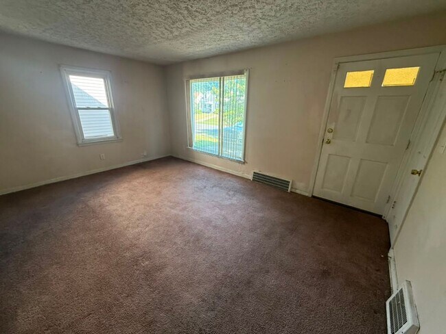Foto del edificio - 3-BED, 1 BATH BEAUTIFUL SINGLE- FAMILY HOME IN MAPLE HEIGHTS!