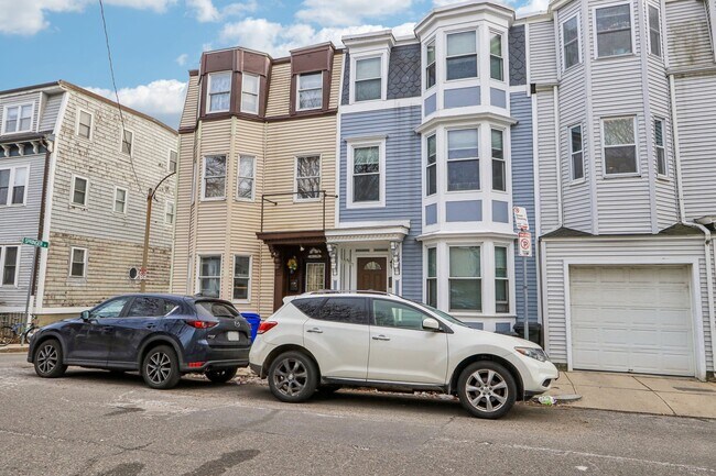 Foto del edificio - 487 E 7th St