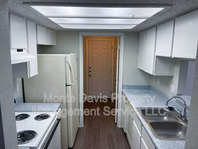 Foto del edificio - 2618 Alcott Ln