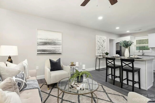 Building Photo - 3216 Credenza Rd