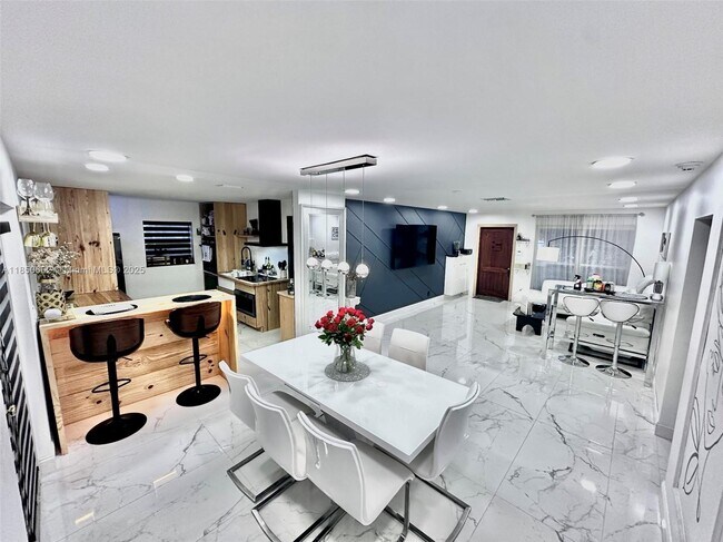 Foto del edificio - 210 SE 3rd Pl