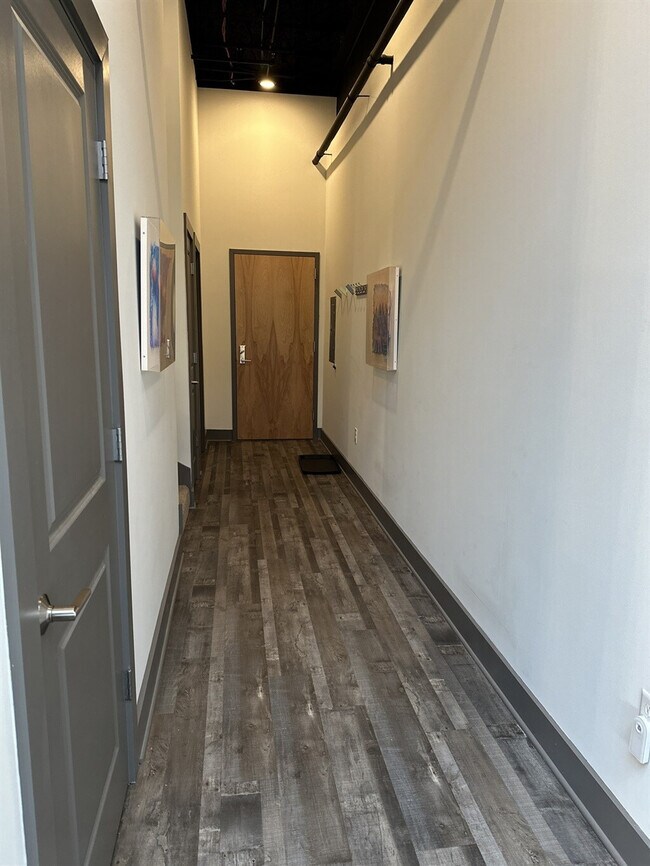 Foto del edificio - 350 East Ave