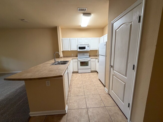 Building Photo - 150 Iron Horse Dr E