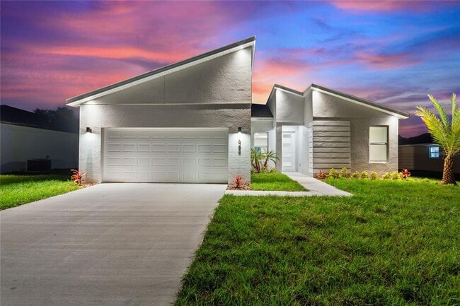 Building Photo - 643 James Ct