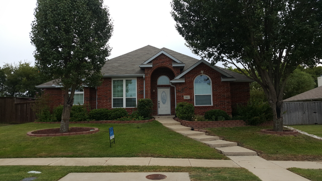 Building Photo - 2401 Teagle Dr
