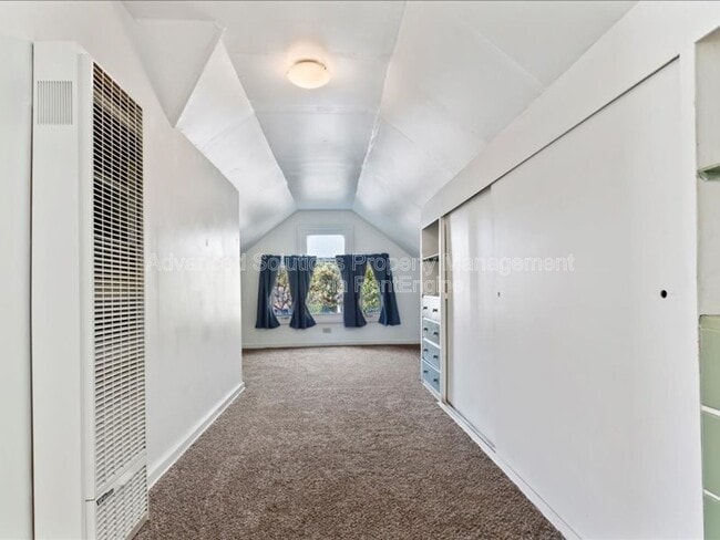 Building Photo - 821 S 700 E