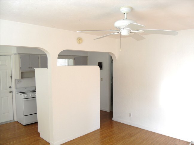 Foto del edificio - 900 SW 7th Terrace