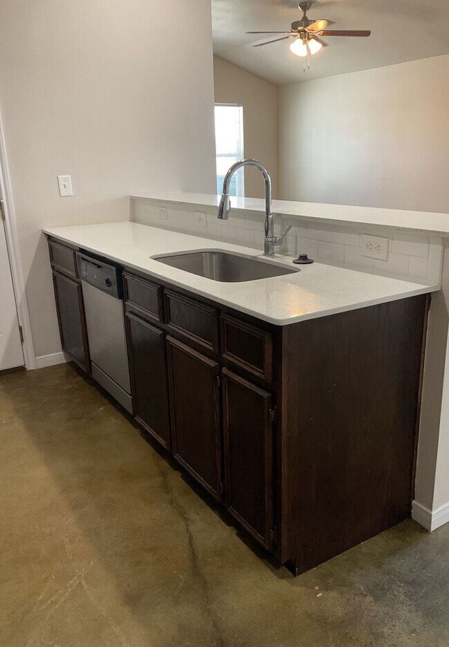 Foto del edificio - COMING SOON!