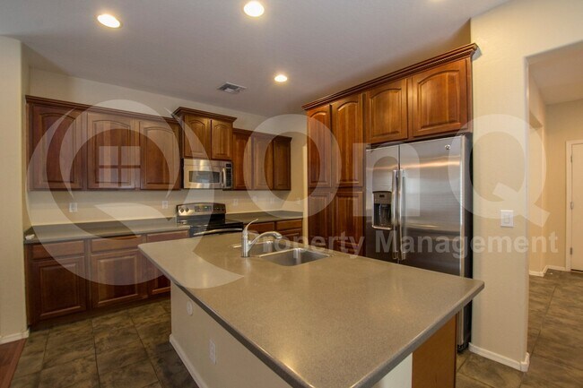 Foto del edificio - 4674 E Olney Ave