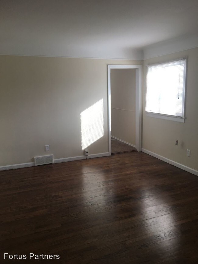 Foto del edificio - 26054 Pinehurst St