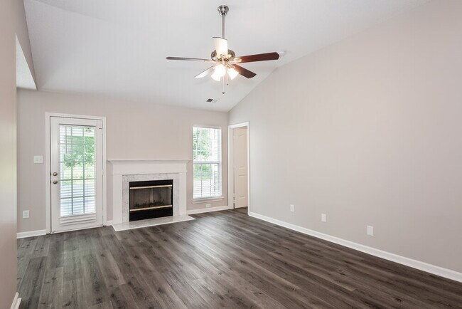 Foto del edificio - 11518 Larix Dr