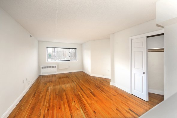 Primary Photo - 149 E 42nd St