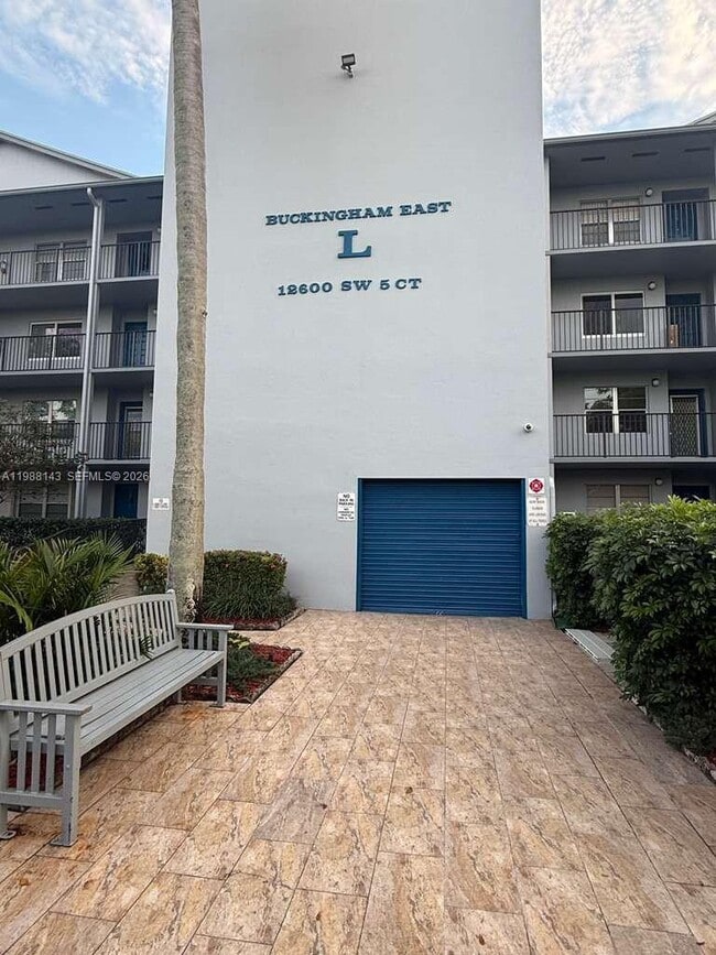 Building Photo - 12600 SW 5th Ct