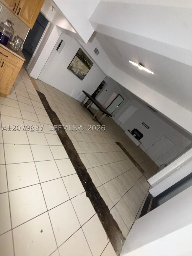 Foto del edificio - 14800 NW 2nd Ave
