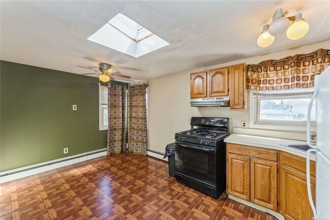 Building Photo - 1377 D St
