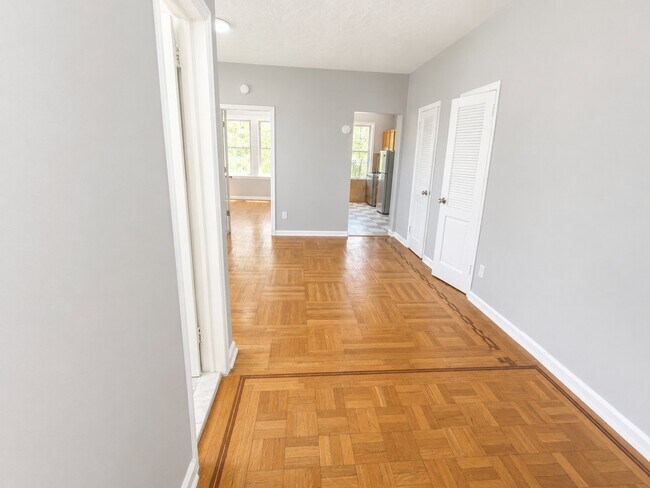 Foto del edificio - 383 Clifton Ave