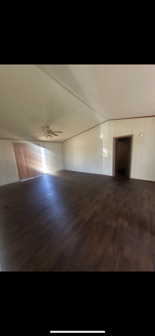 Building Photo - 3 Bed/2 Bath House