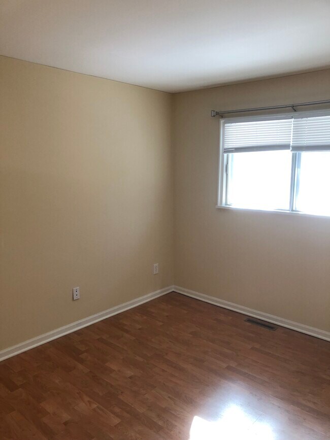 Foto del edificio - 6302 N 103rd St
