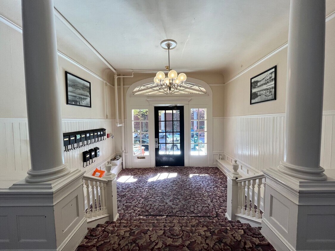 Charming 2Bed 1Bath Corner Unit - NW Dist... - Charming 2Bed  1Bath Corner Unit - NW Dist...