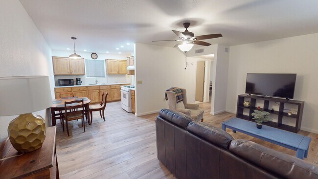 Foto del edificio - Newly remodeled, fully furnished, 2 bedroo...