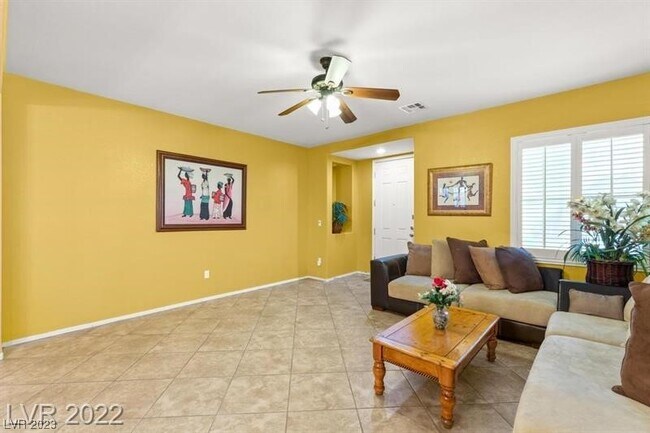 Foto del edificio - 6737 Kyle Stewart Ct