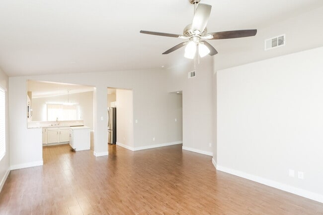 Foto del edificio - 964 Moore Oaks Ct