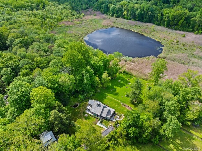 Building Photo - 258 Hardscrabble Rd