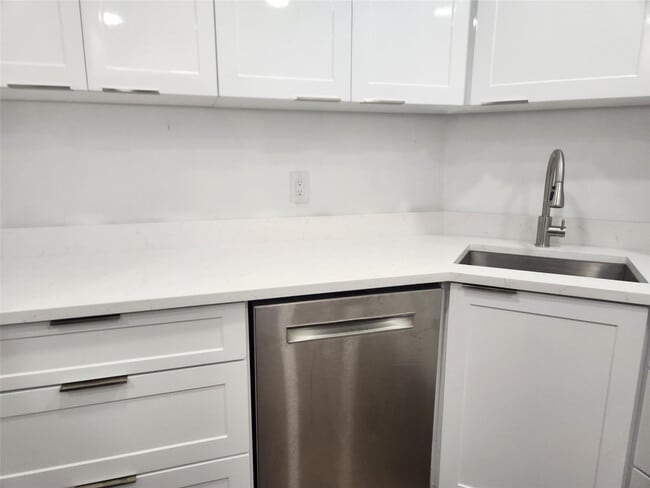 Building Photo - 3700 Galt Ocean Dr