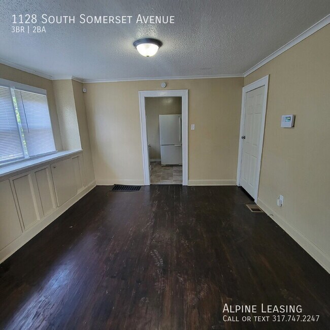 Building Photo - 1128 S Somerset Ave