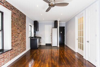Building Photo - 434 W 52nd St