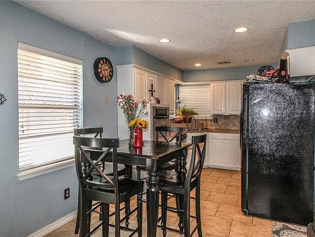 Foto del edificio - 2758 S Pickard Ave