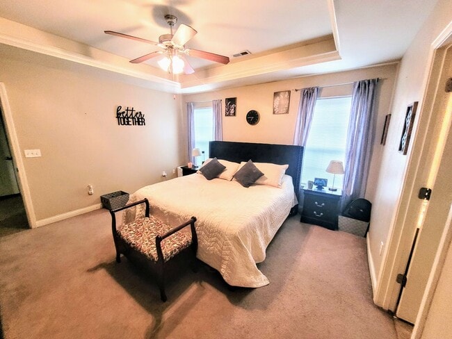 Foto del edificio - 1 story home with a fence