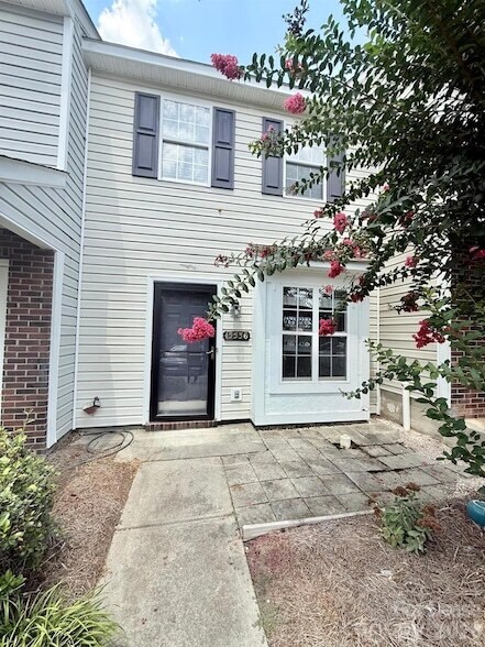 Foto del edificio - 15536 Asterwind Ct
