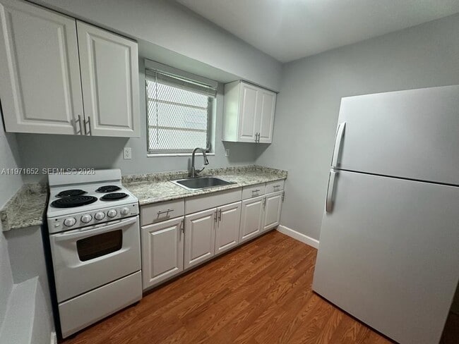 Foto del edificio - 1346 Alton Rd