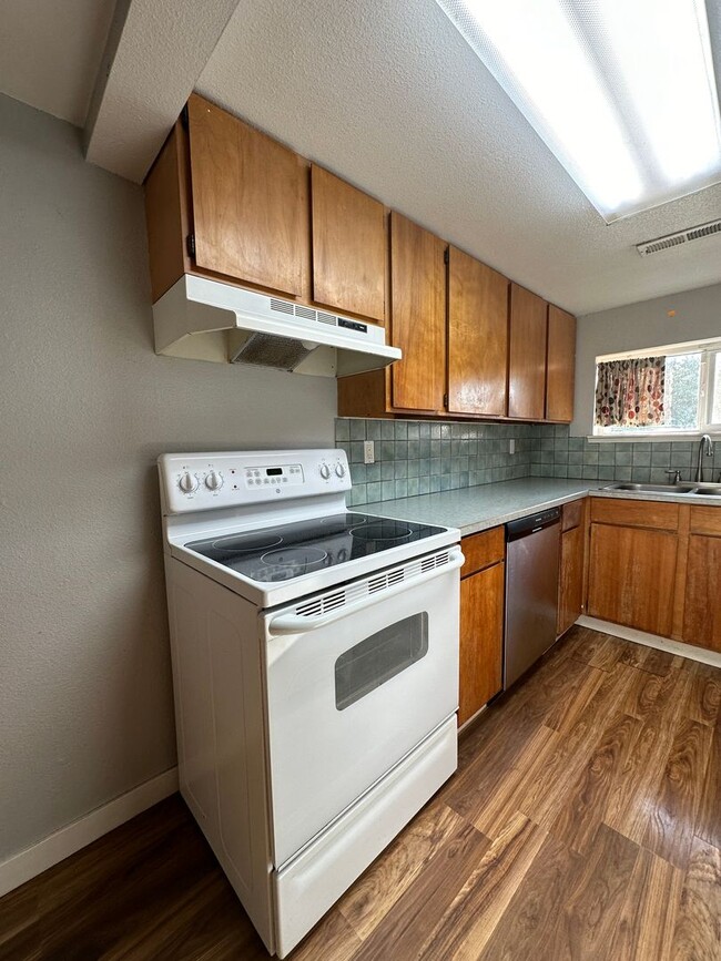 Building Photo - 3 bed, 2 bath Richland