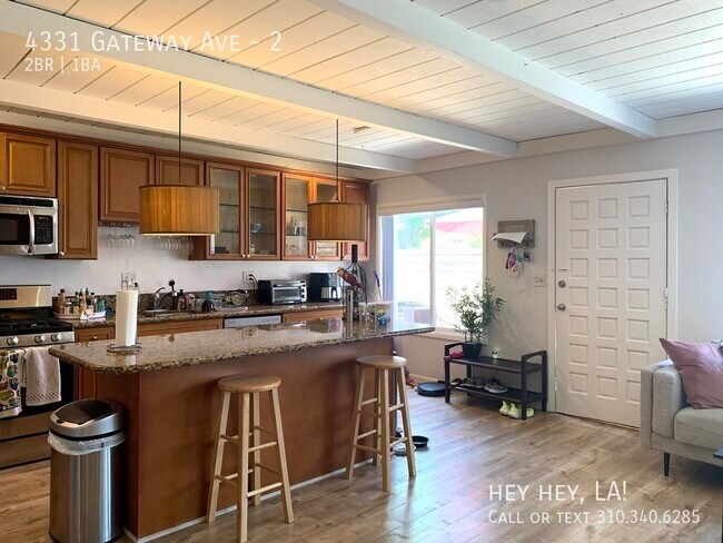 Foto del edificio - 4331 Gateway Ave