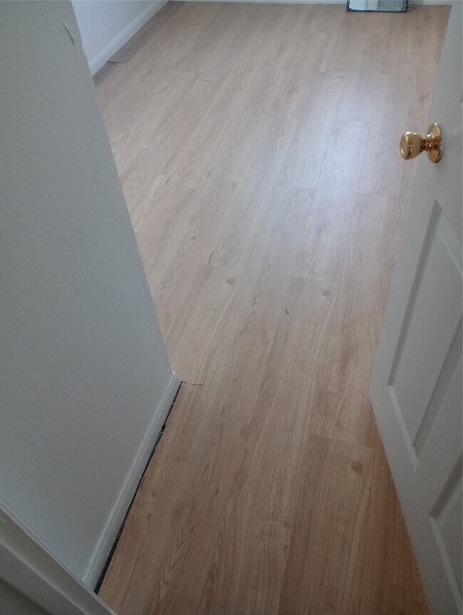 Building Photo - 15507 Waldron Cir