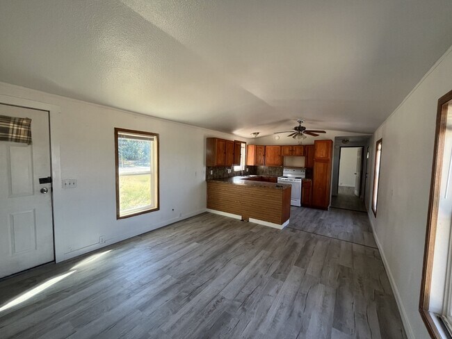 Building Photo - 1334 E 1195 N