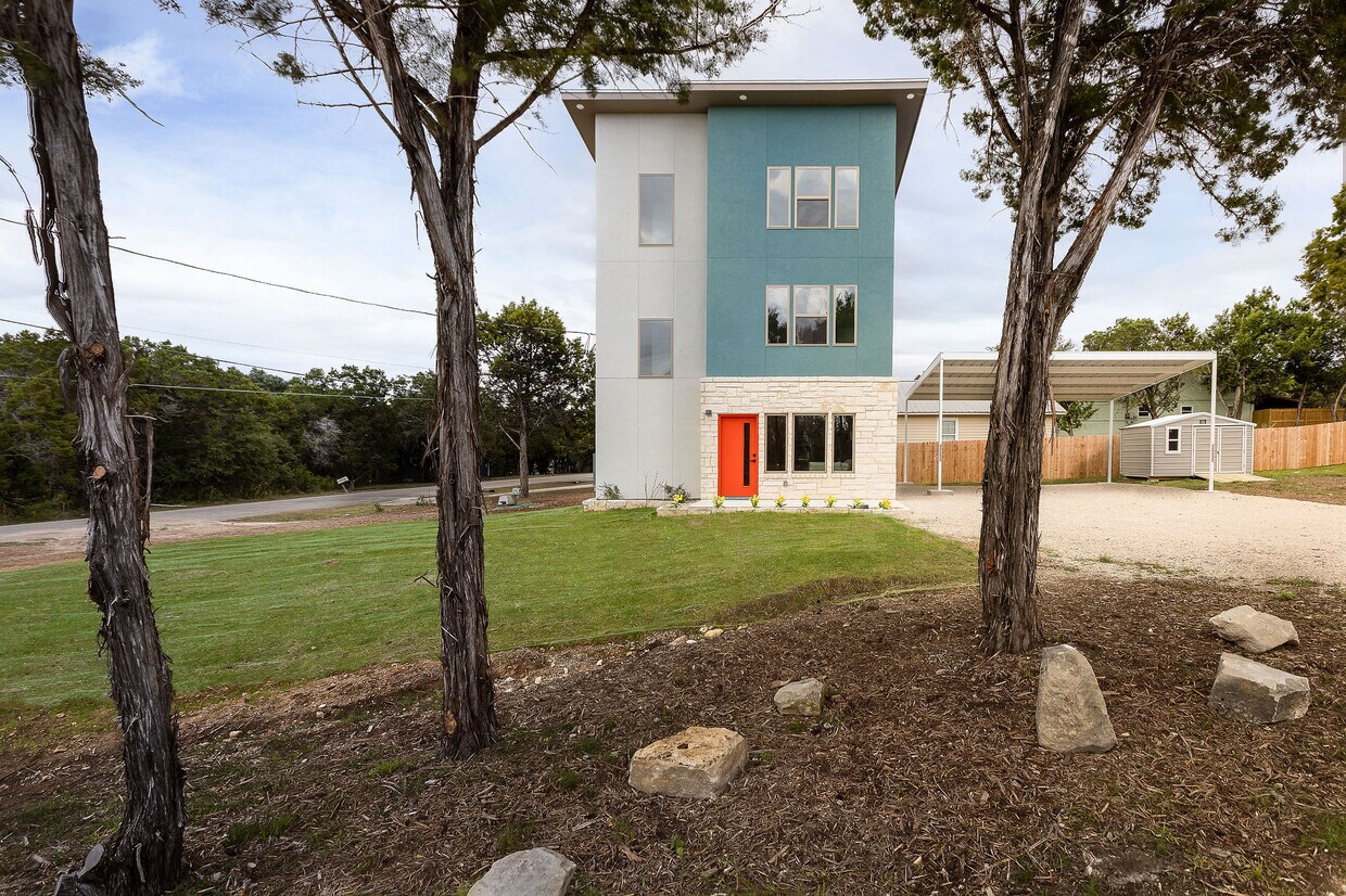 Primary Photo - 1940 Green Hill Dr