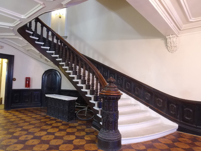 Amazing Foyer - 103 West Monument Apartments