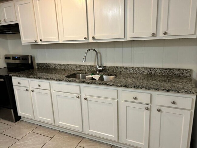 Foto del edificio - 252 Crumly Chapel Rd