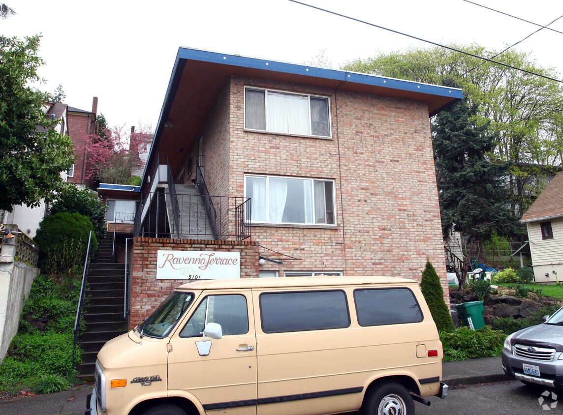 Building Photo - Ravenna Terrace