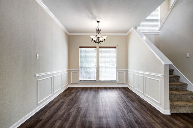 Foto del edificio - Beautiful 3 Bedroom 2 1/2 in trophy ridge