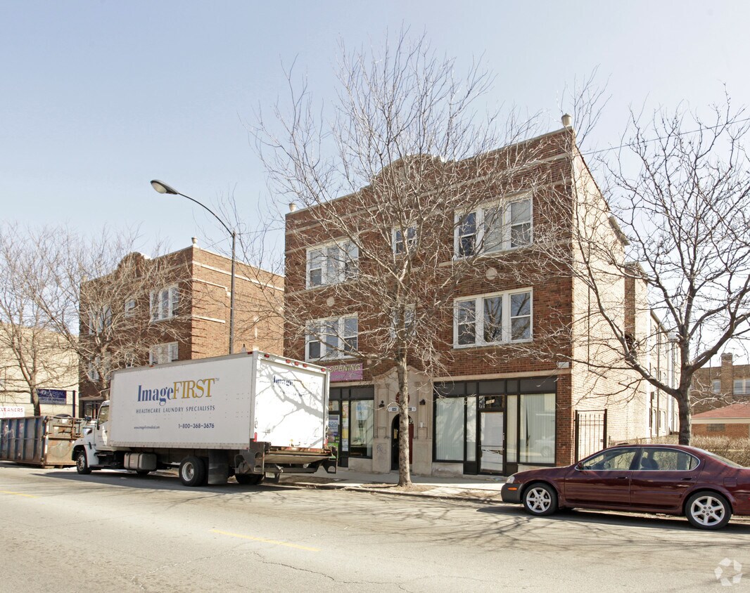 Primary Photo - 2641--2647 N Laramie Ave