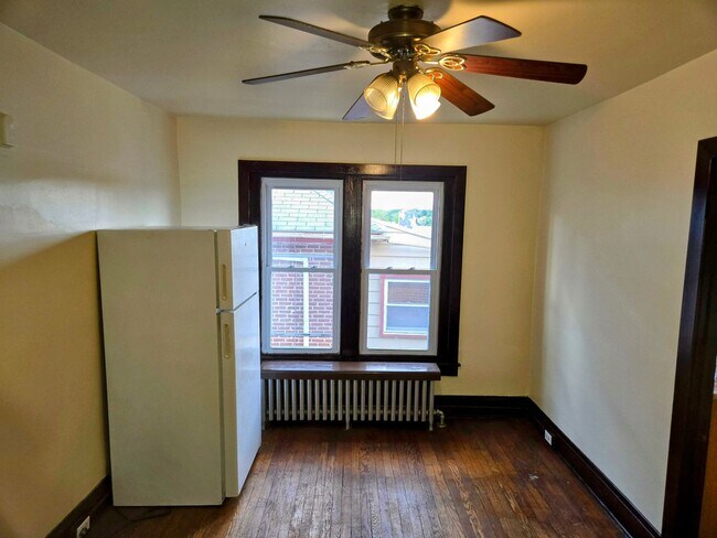 Building Photo - 841 N 5th St