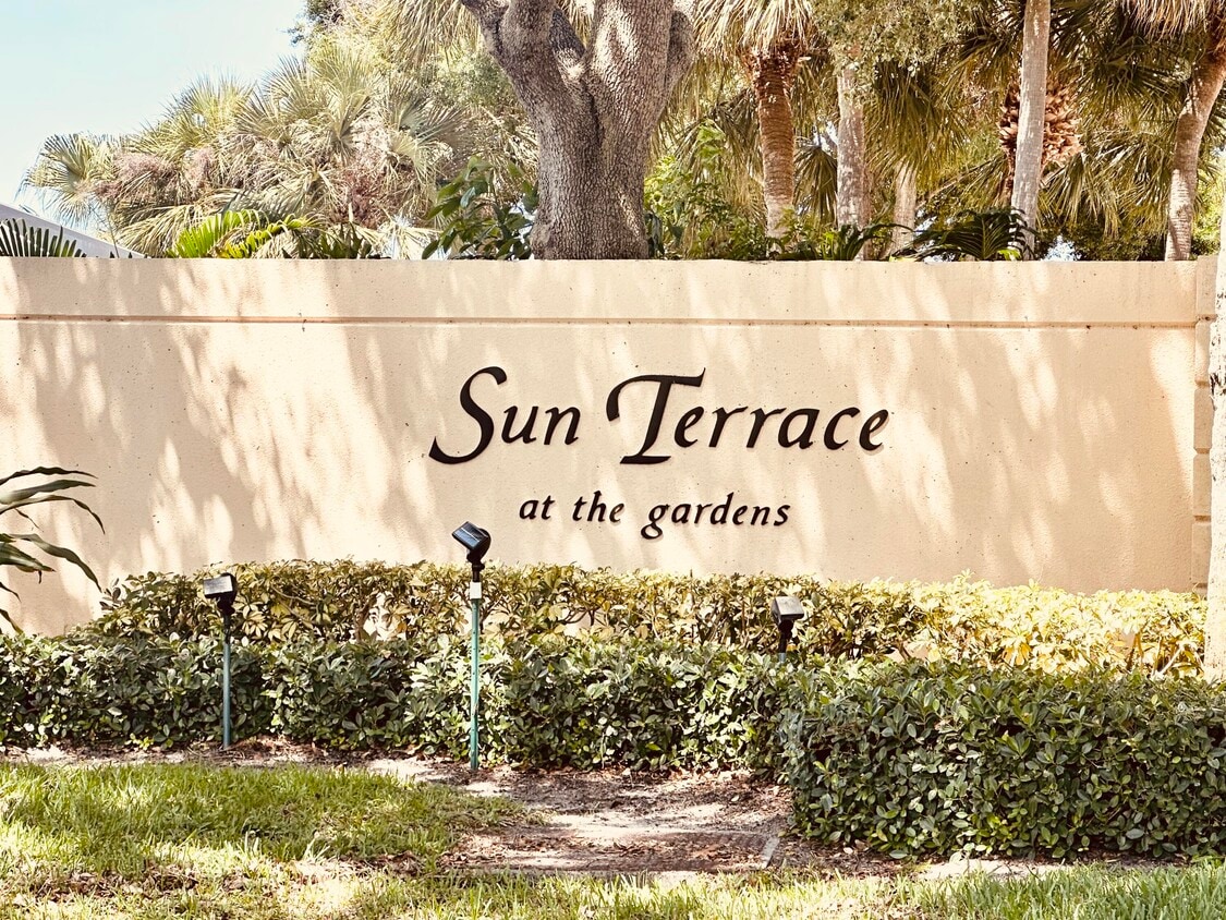 Foto principal - 9157 Sun Terrace Cir