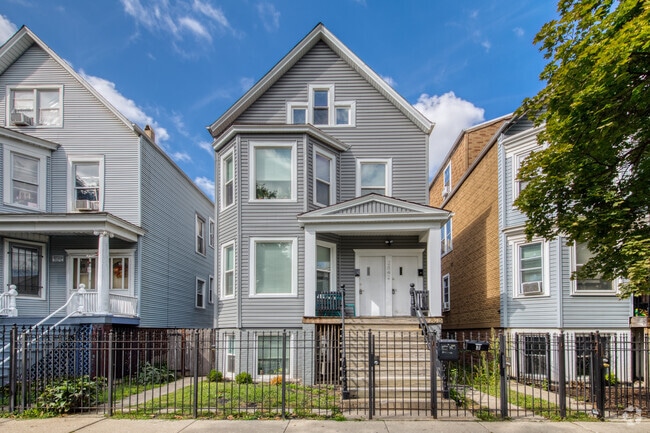 Building Photo - 2842 N Avers Ave
