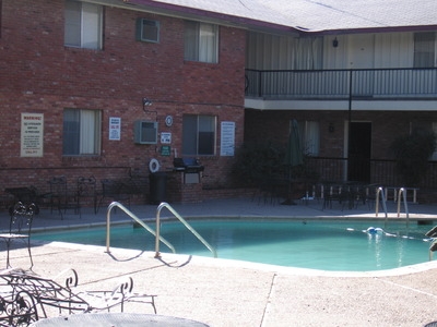 Piscina - Mesilla Manor Apartments