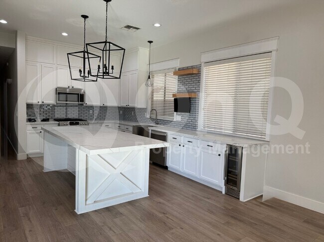 Foto del edificio - 4214 S Snowcap Dr